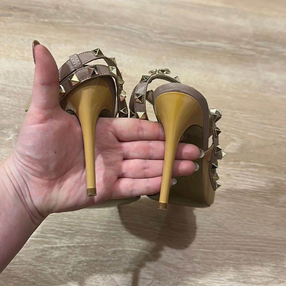 Kaitlyn pan heels nude rock stud